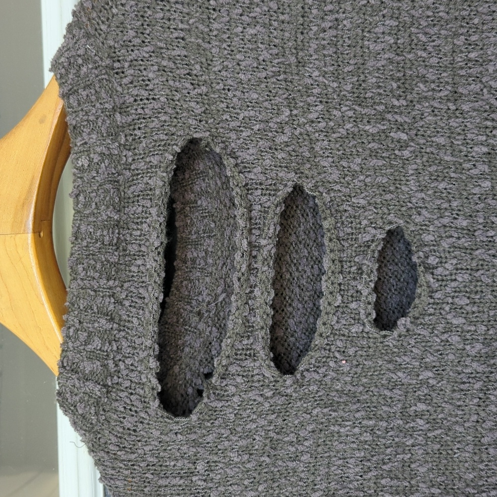 Umgee Amelia brown, distressed oversized sweater size medium - Picture 6 of 8